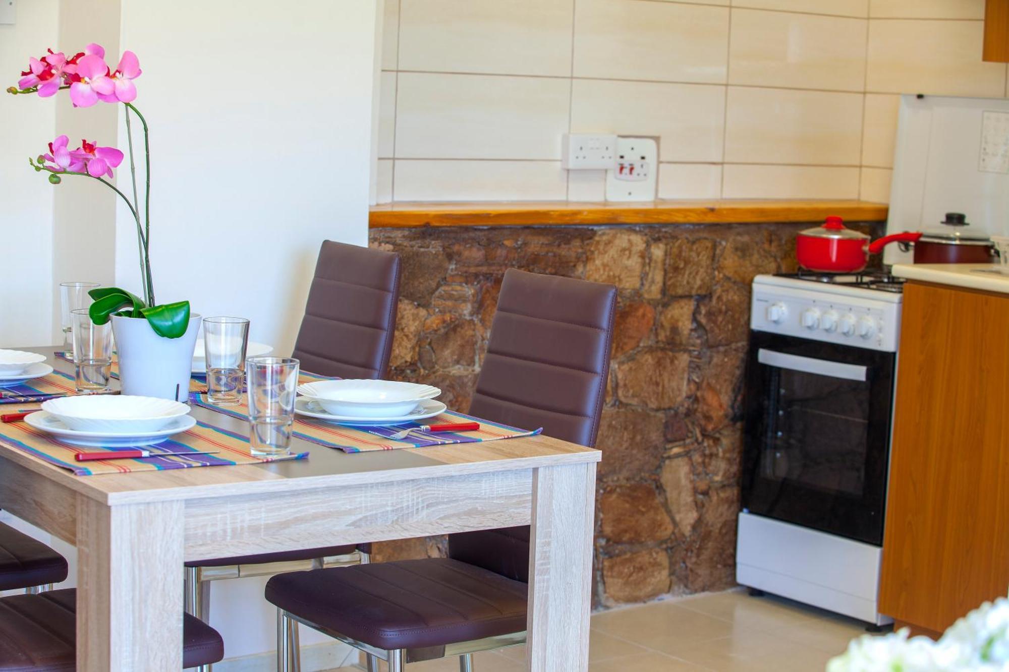 Castle Holiday Apartments リマソール エクステリア 写真